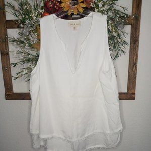 Cloth & Stone White V-neck Blouse Size Small